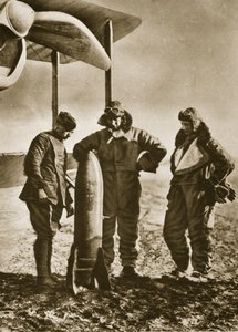 種をまく人：敵に死をまき散らす爆弾を熟考しているイギリスの飛行士、1914-19